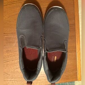 Mens Sketchers slip on shoes size 9. Gray. Excellent condition